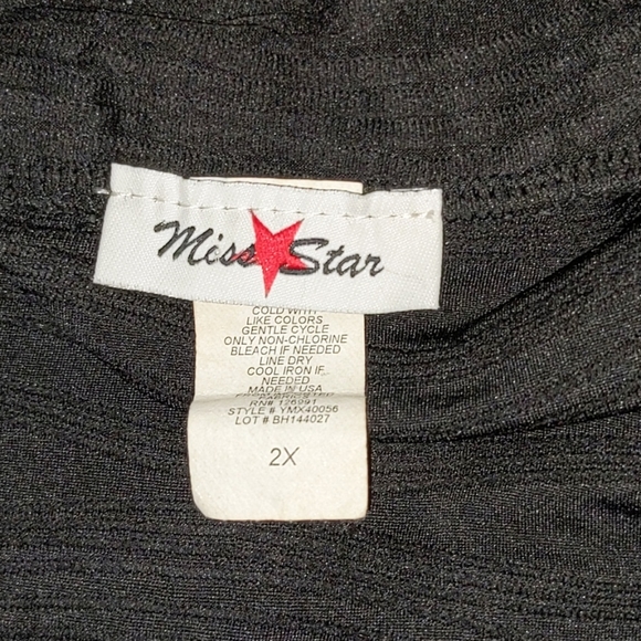 Textured skirt - Picture 3 of 3